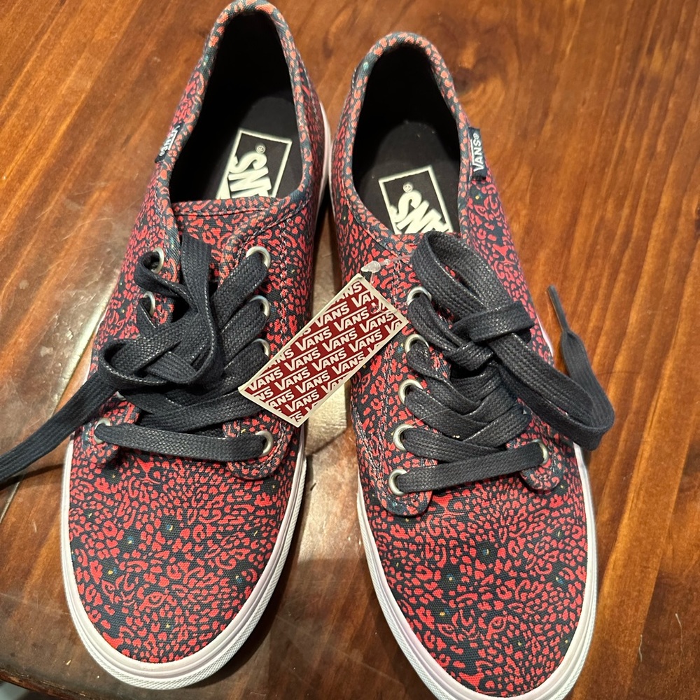 Vans brand new with tag! Size 8.5
